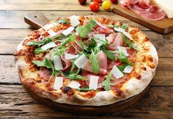 Pizza s prosciuttem </br>s houbami